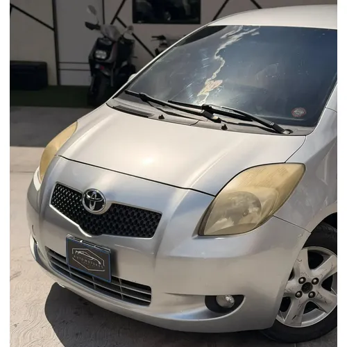 Toyota Yaris 2008 Plateado Caracas