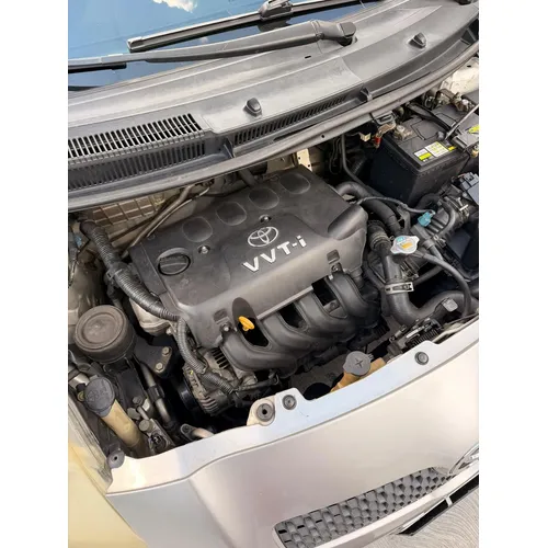 Toyota Yaris 2008 Plateado Caracas