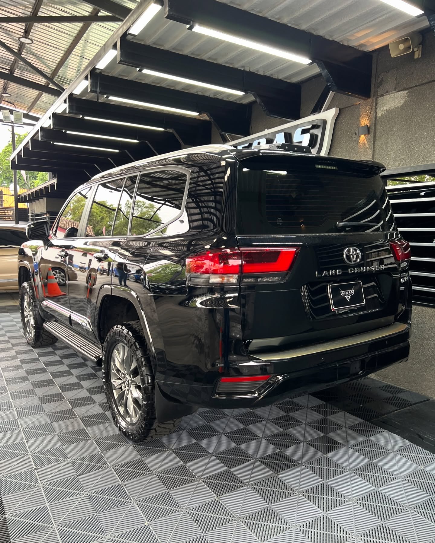 Toyota Land Cruiser 300 2023 Negro Barquisimeto