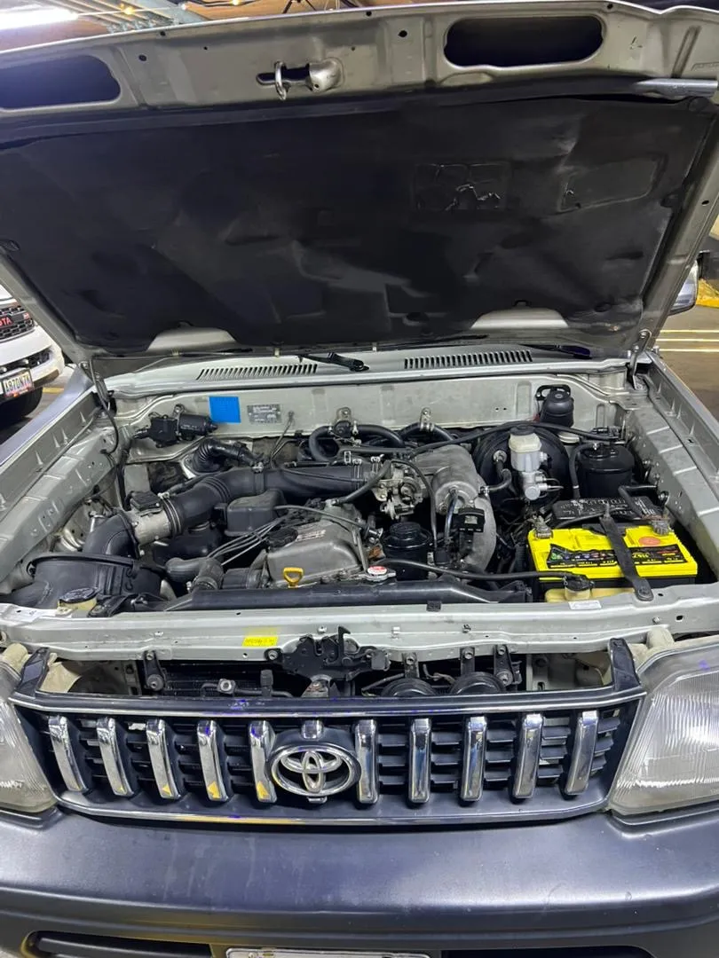 Toyota prado Merú 2008 4x4 plata5