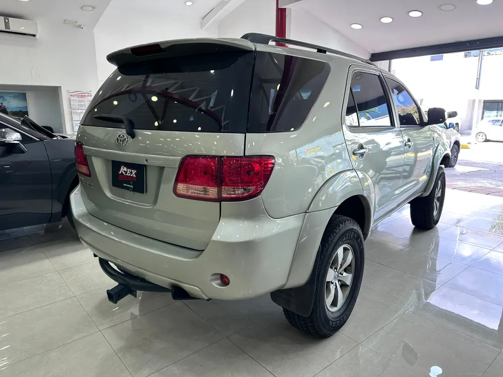 Toyota Fortuner 2007 Verde Caracas
