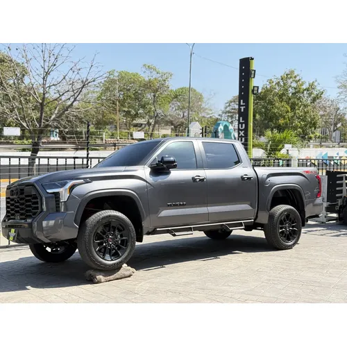 Toyota Tundra TRD Off Road 2024 Gris Barquisimeto