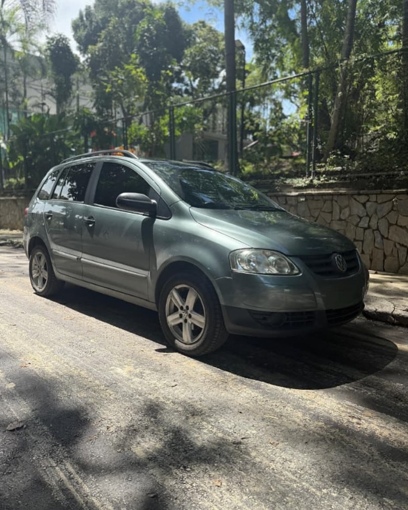 Volkswagen Spacefox 2010 Plateado Caracas