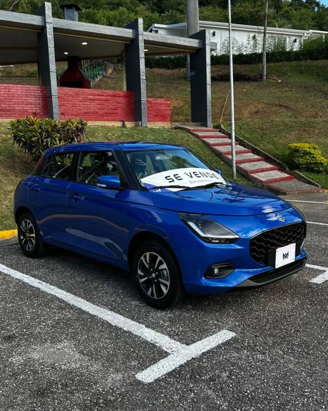 Suzuki 2025 Azul Caracas