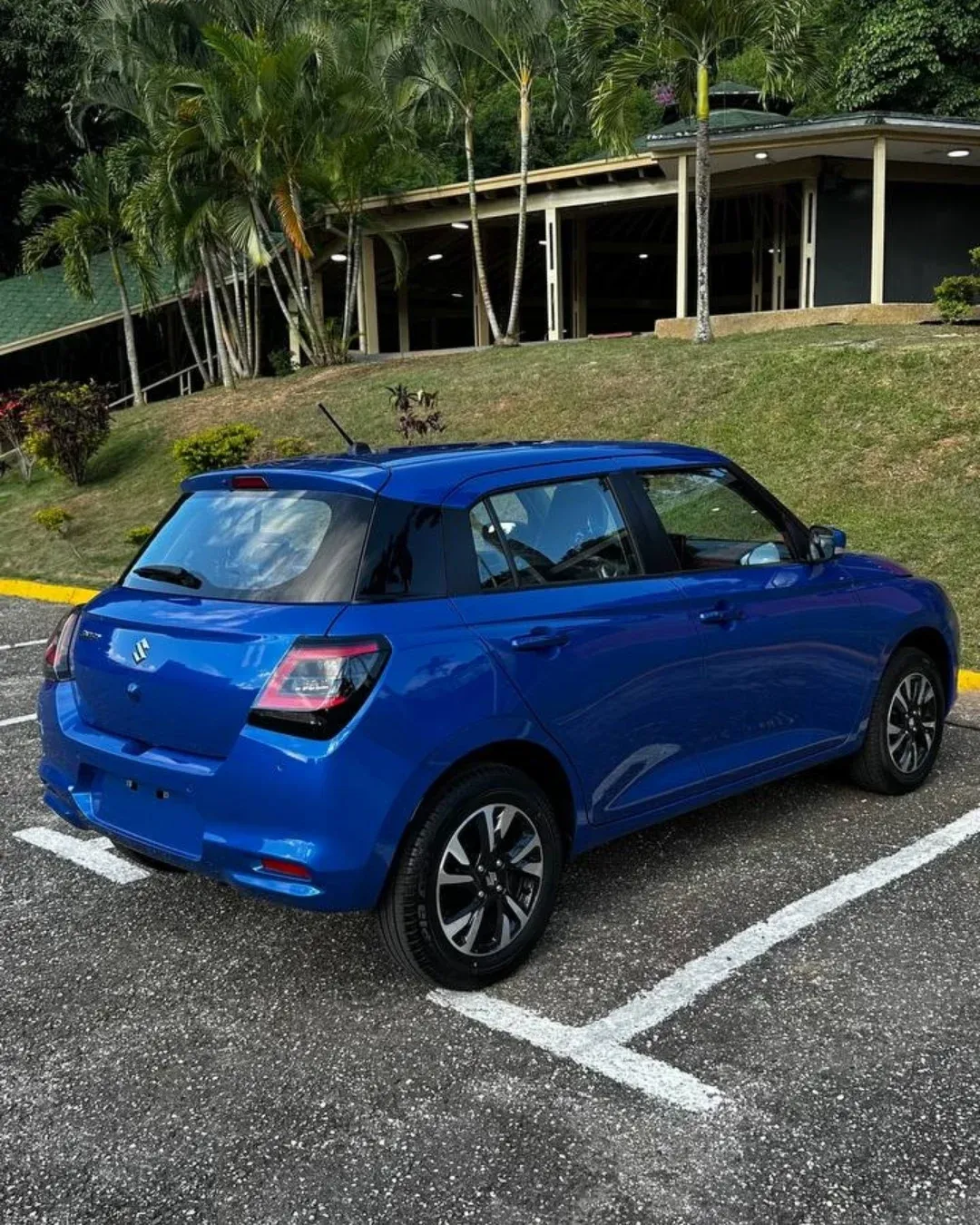 Suzuki 2025 Azul Caracas