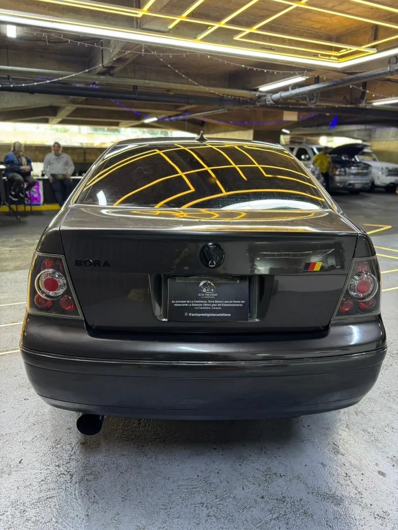 Volkswagen Bora 2005 Gris Caracas