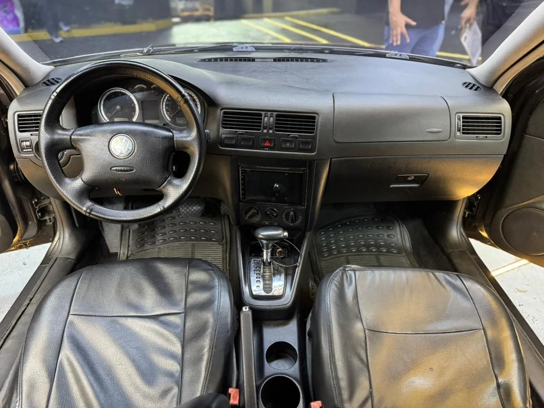 Volkswagen Bora 2005 Gris Caracas