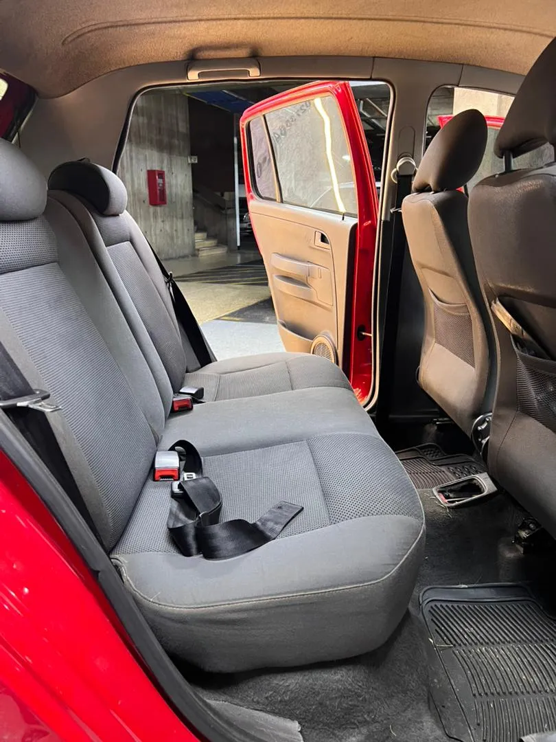 Volkswagen Fox 2008 hatchback rojo8