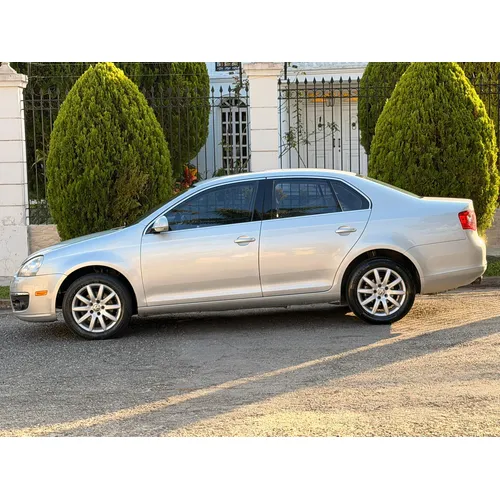 Volkswagen Jetta 2006 Plateado Caracas