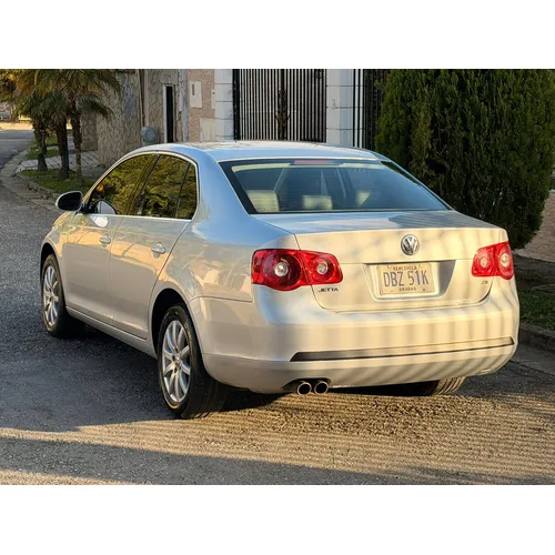 Volkswagen Jetta 2006 Plateado Caracas