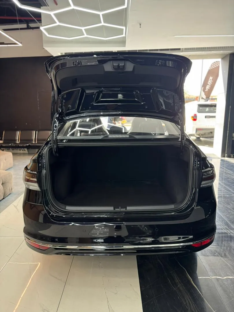 Volkswagen Lavida Xr 2025 NEGRO14