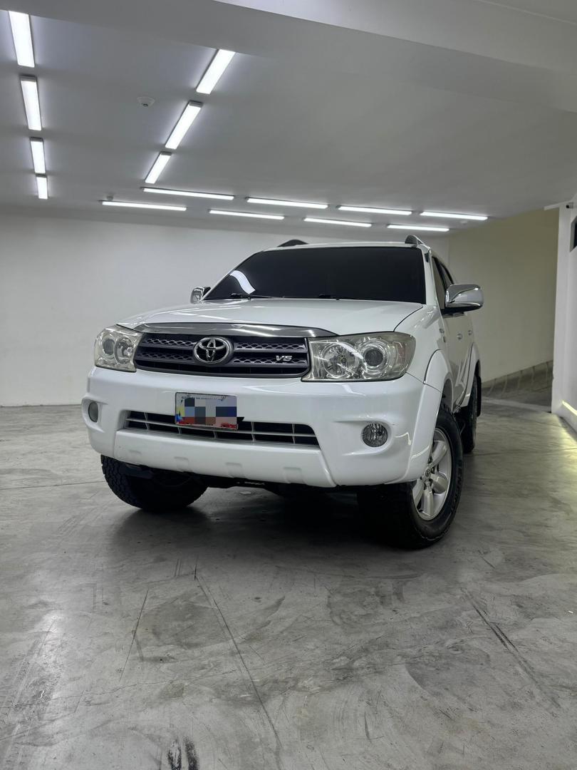 Toyota Fortuner 2011 Blanco Caracas