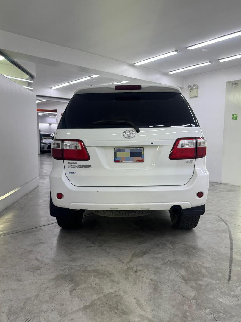 Toyota Fortuner 2011 Blanco Caracas