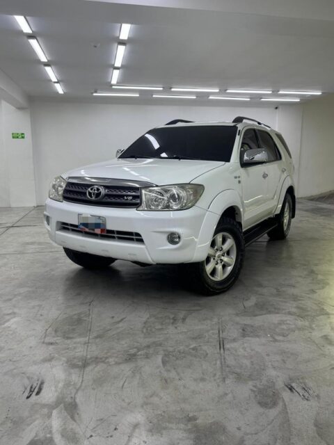 Toyota Fortuner 2011 Blanco Caracas