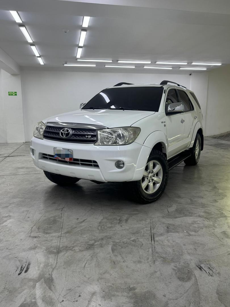 Toyota Fortuner 2011 Blanco Caracas