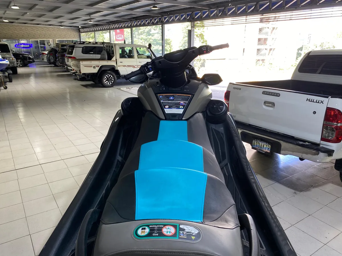 Yamaha FX1800-Y 2023 Gris Caracas