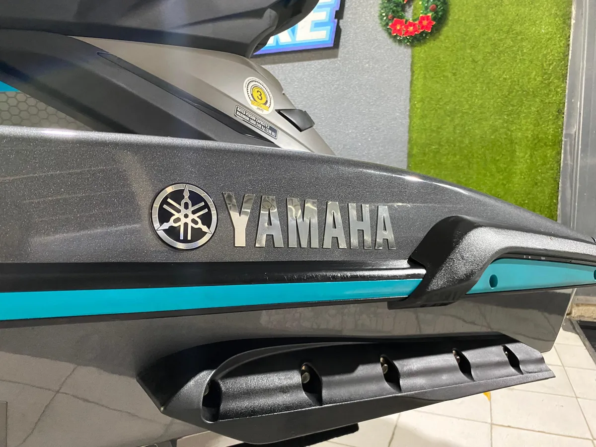 Yamaha Fx1800-y 2023 gris4