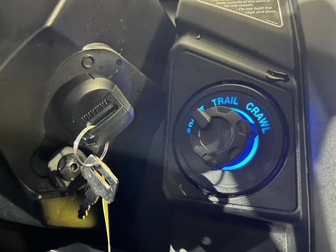 Yamaha R-max Wolverine 2025 negro14