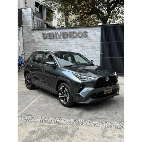 Toyota Yaris 2024 Verde Caracas