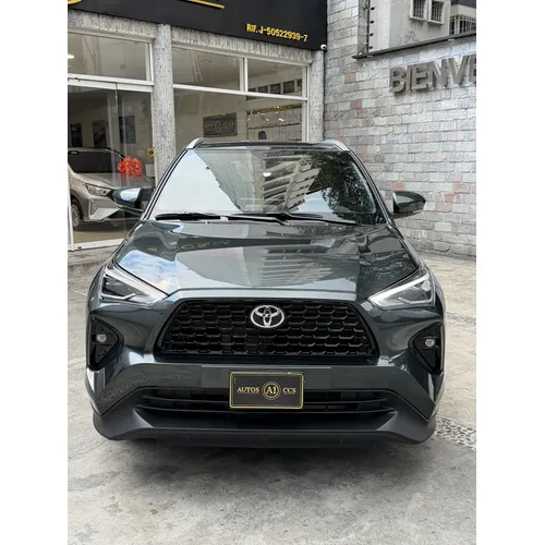 Toyota Yaris 2024 Verde Caracas
