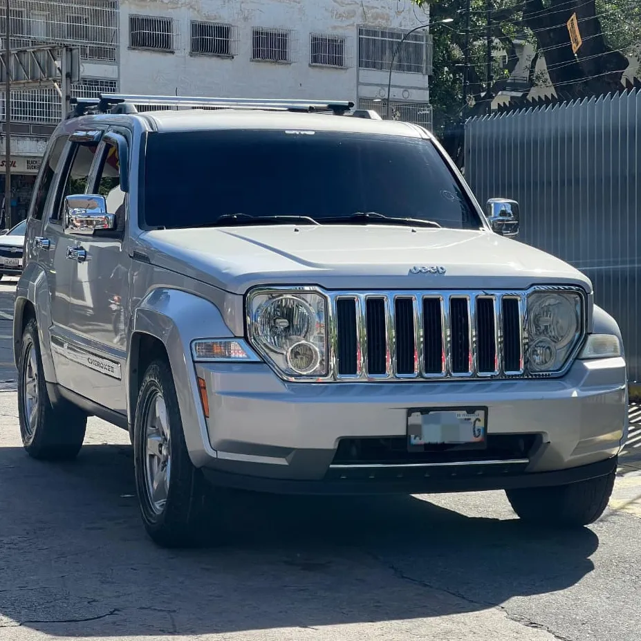 Jeep Cherokee kk 2009 Plateado Caracas