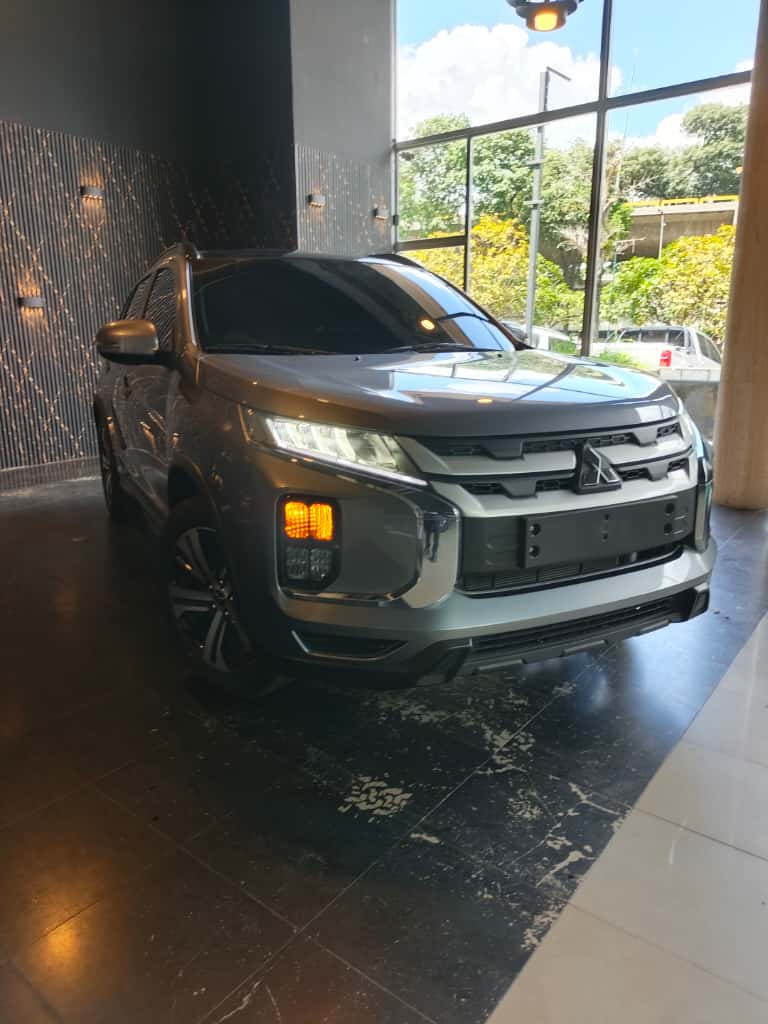 Mitsubishi ASX 2024 Gris Caracas