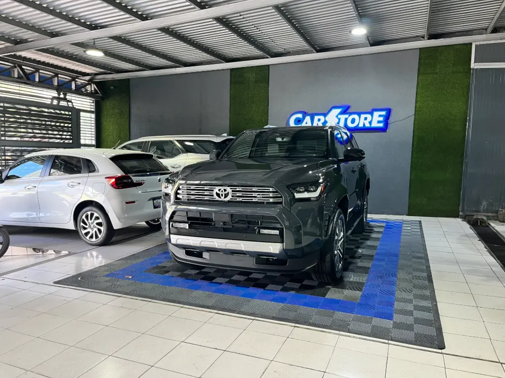 Toyota 4Runner Limited 2025 Gris Caracas