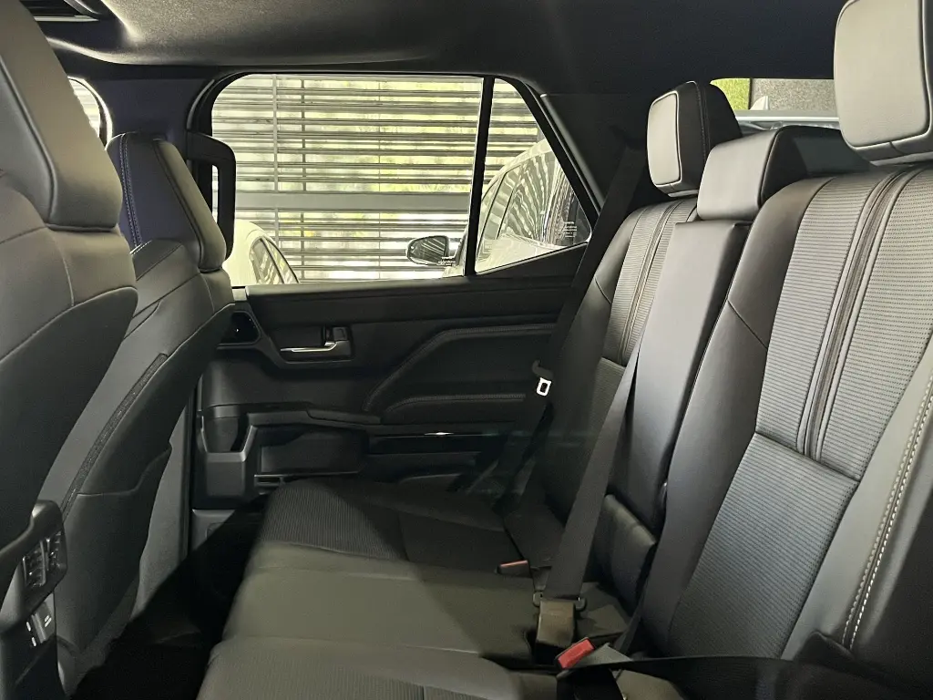 Toyota 4Runner Limited 2025 Gris Caracas