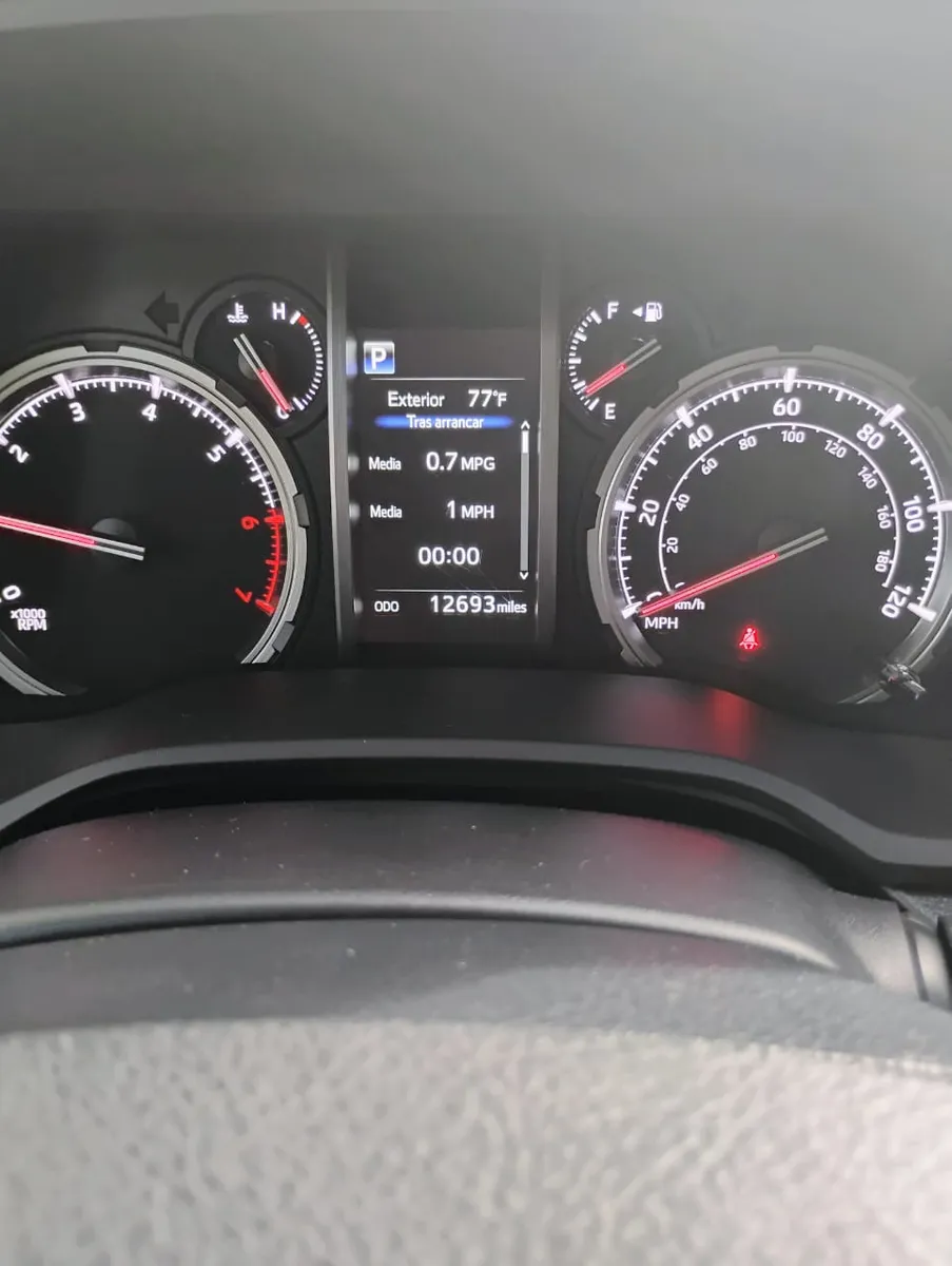 camioneta Toyota 4runnner Trd 2023 blanco8