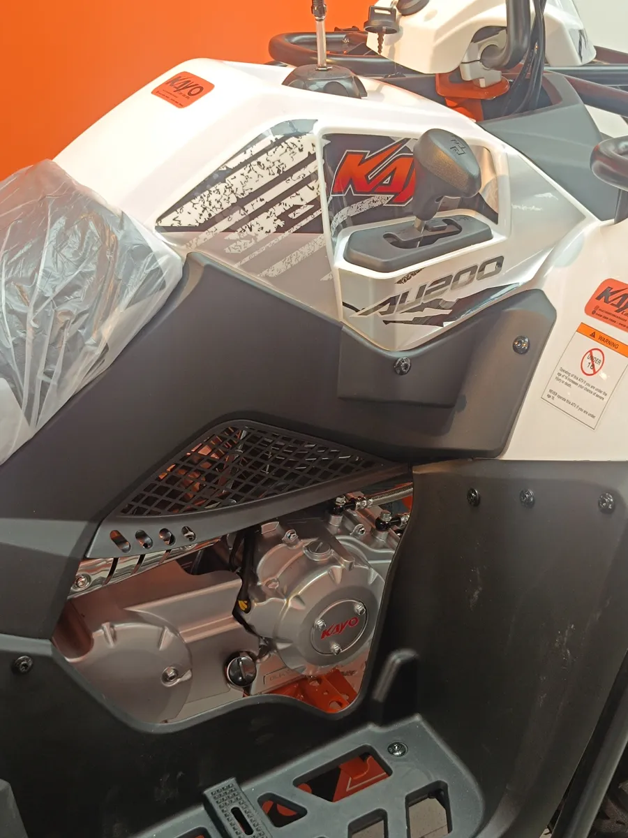 Kayo AU 200 2025 Blanco Caracas