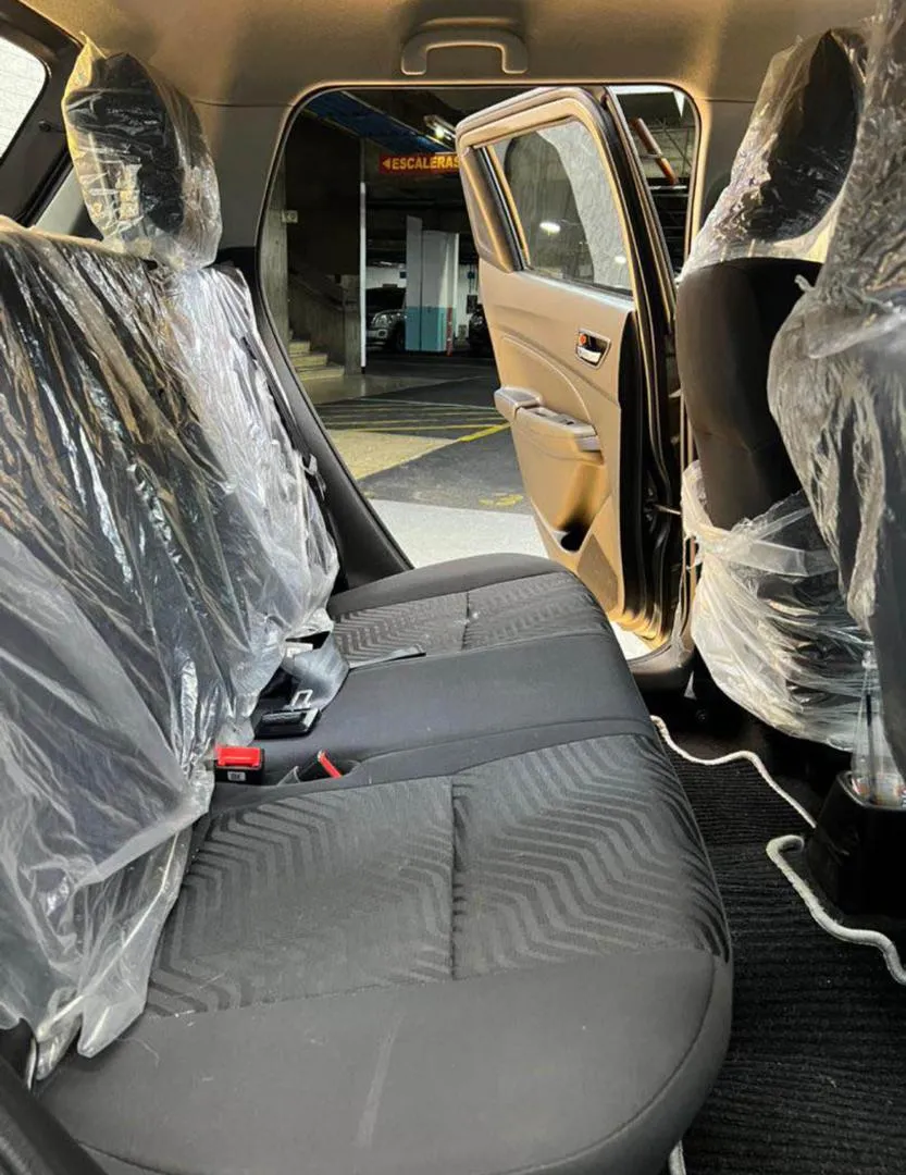 Suzuki 2024 Gris Caracas