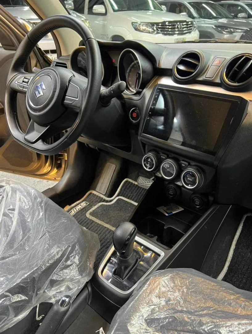 Suzuki 2024 Gris Caracas