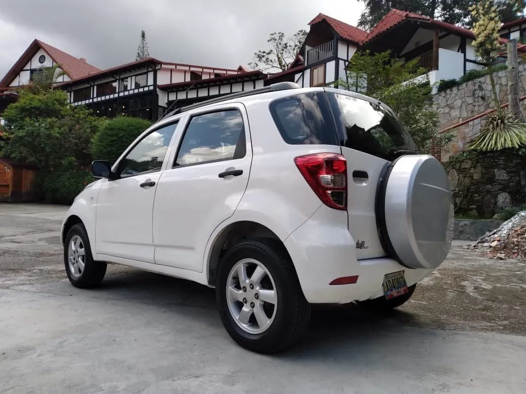 Daihatsu Terios BEGGO 2013 Blanco