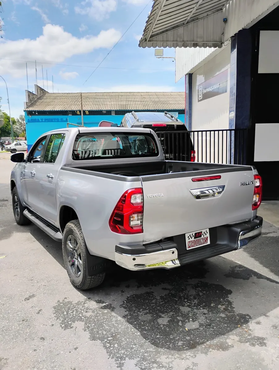 Toyota Hilux 2025 Gris Maracay