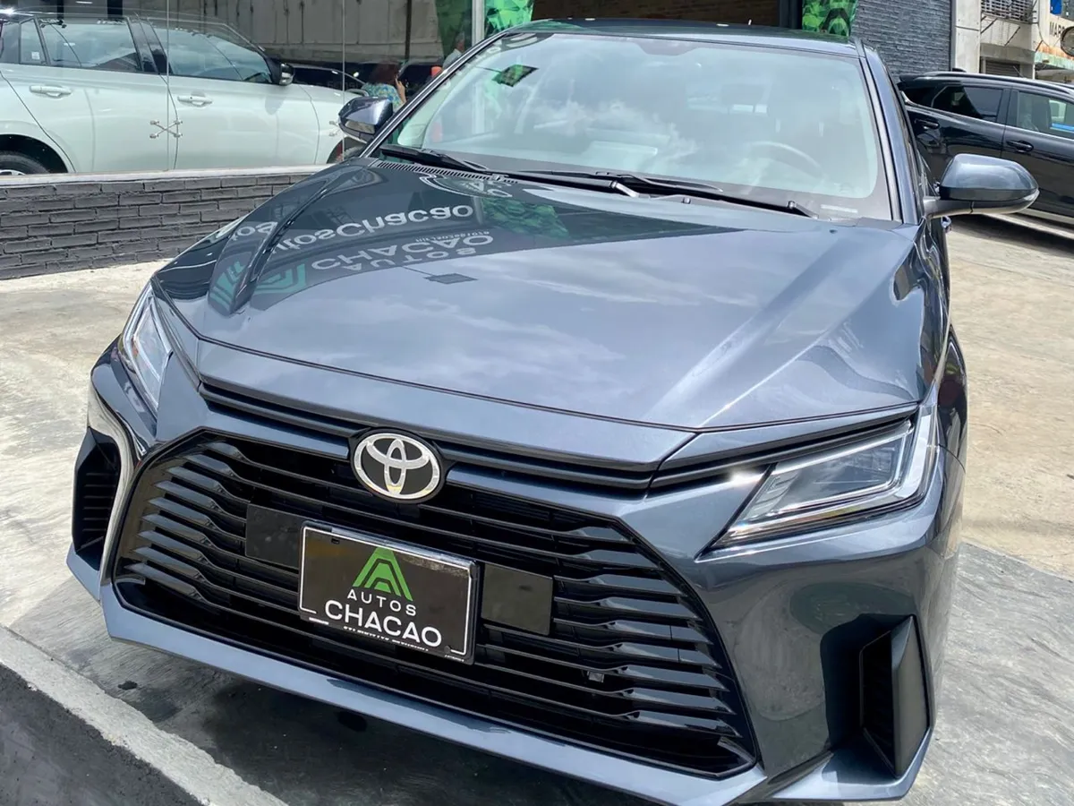 Toyota Yaris E 2025 Azul Caracas