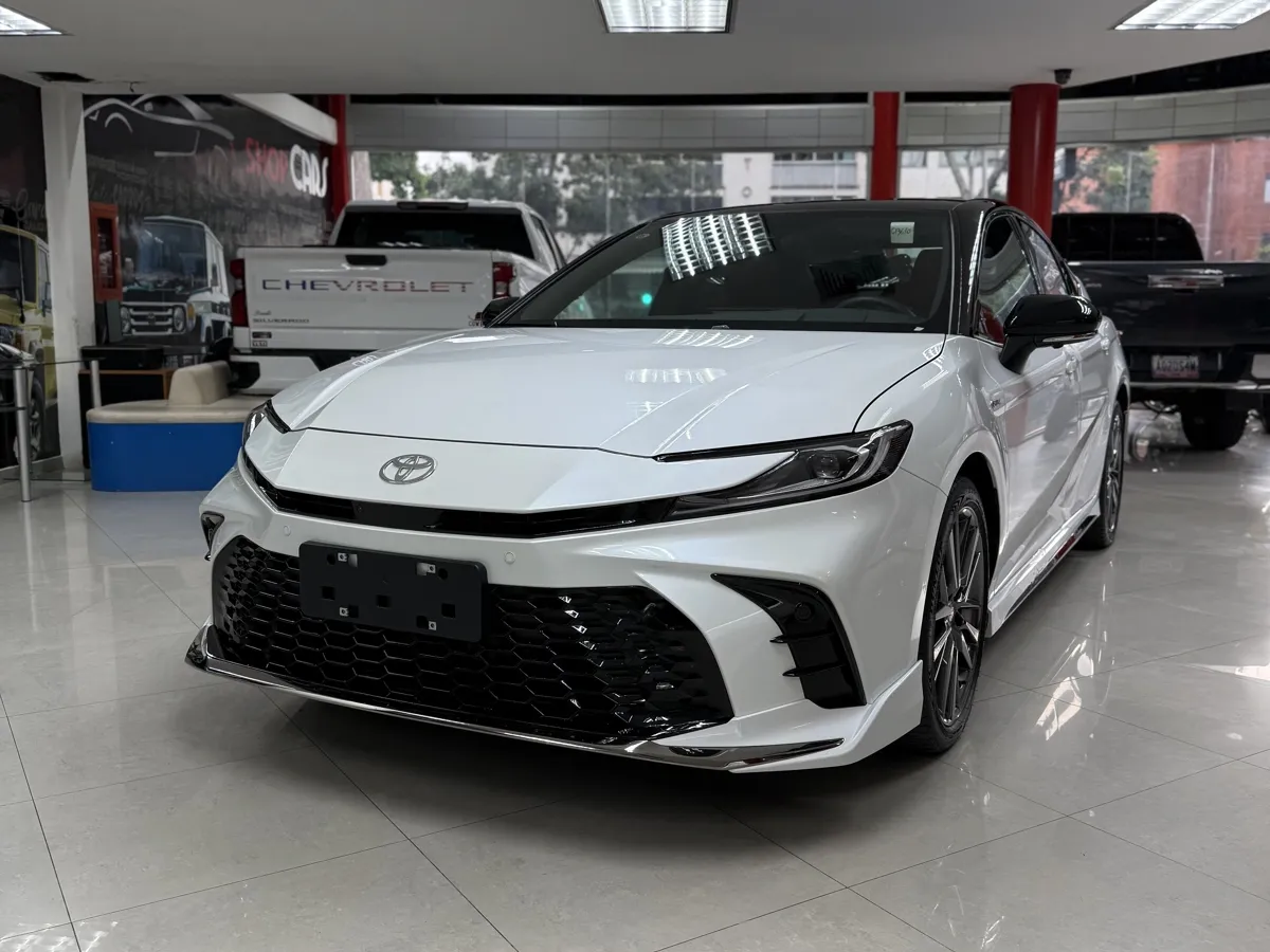 Toyota Camry SE 2025 Blanco Caracas