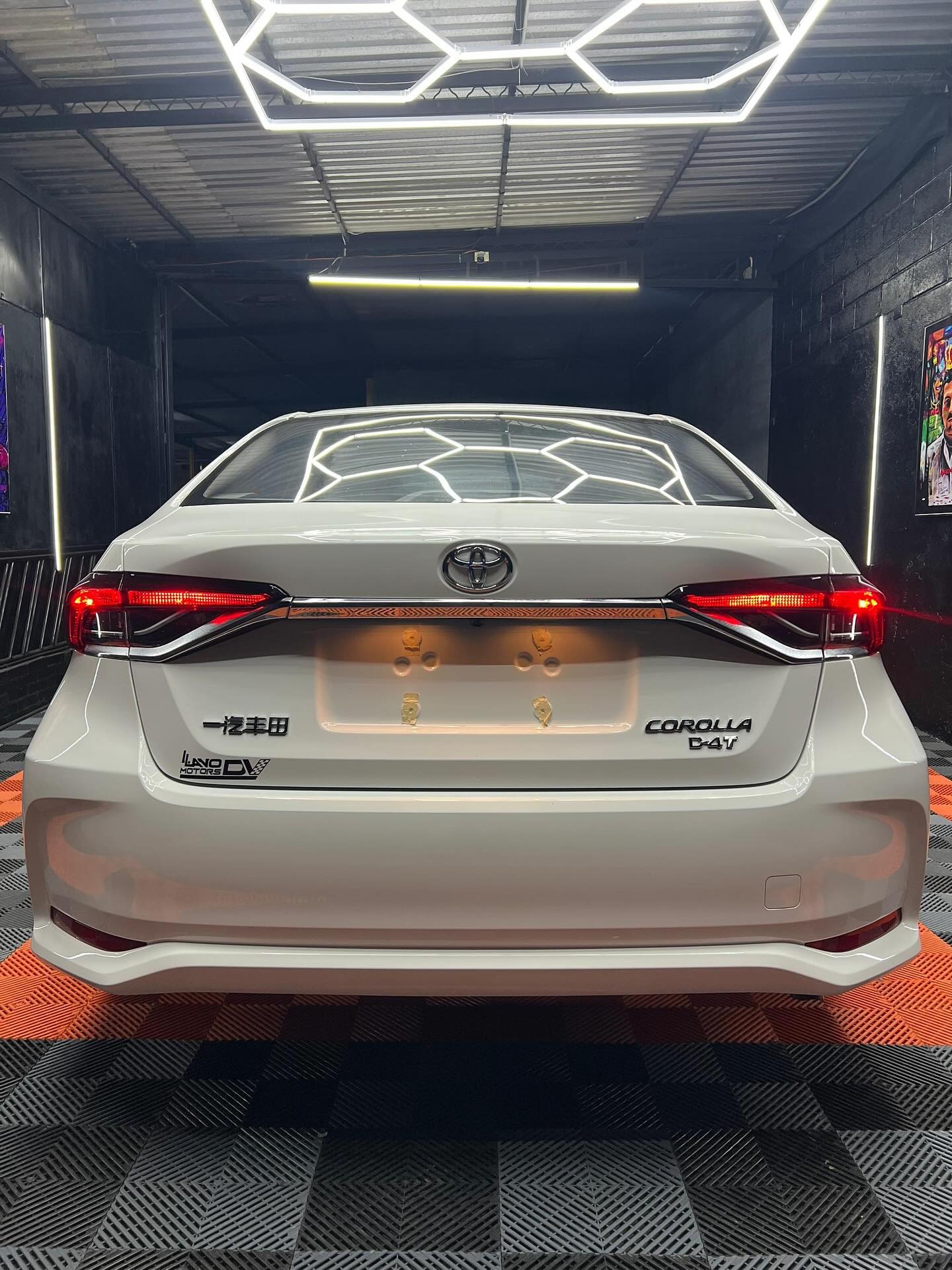 sedan Toyota Corolla Pioneer 2025 blanco1