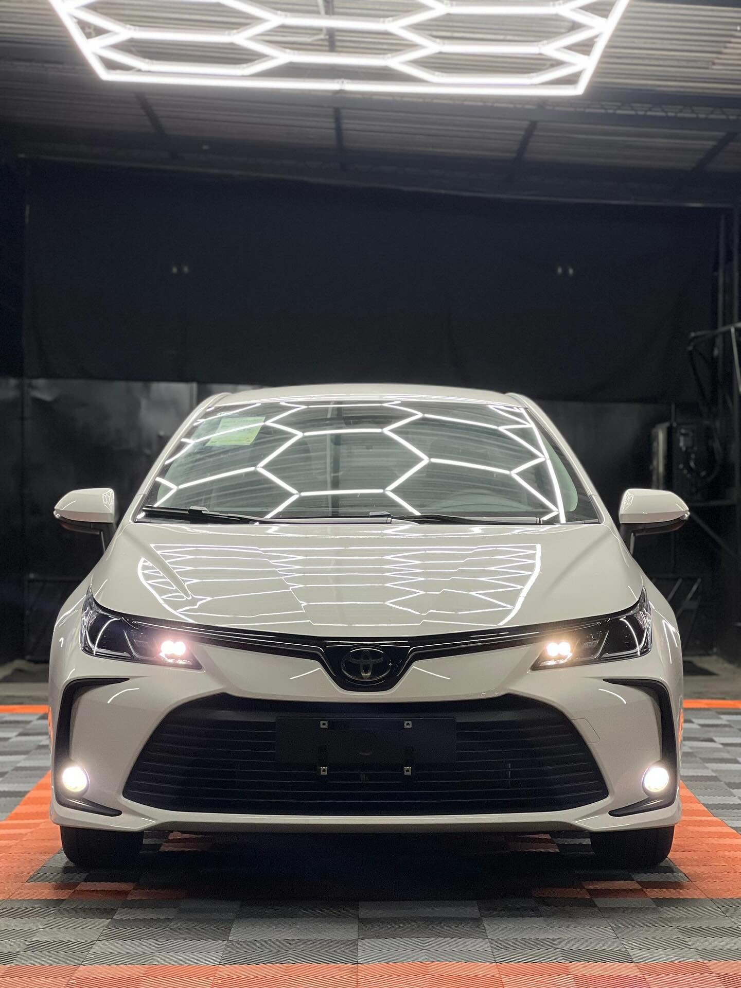 sedan Toyota Corolla Pioneer 2025 blanco2