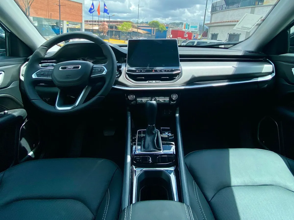 Jeep Compass 2025 Plateado Caracas