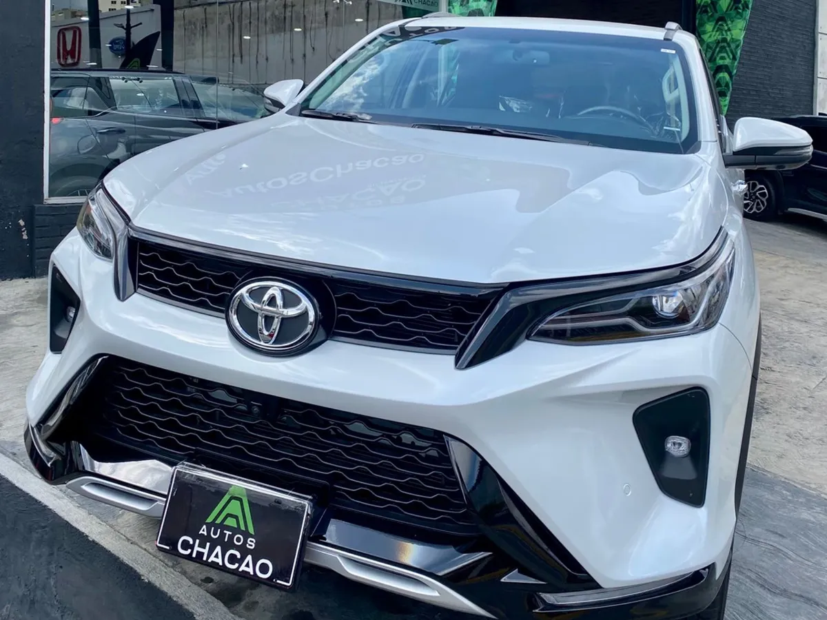 Toyota Fortuner SW4 SRX 2025 Blanco Caracas