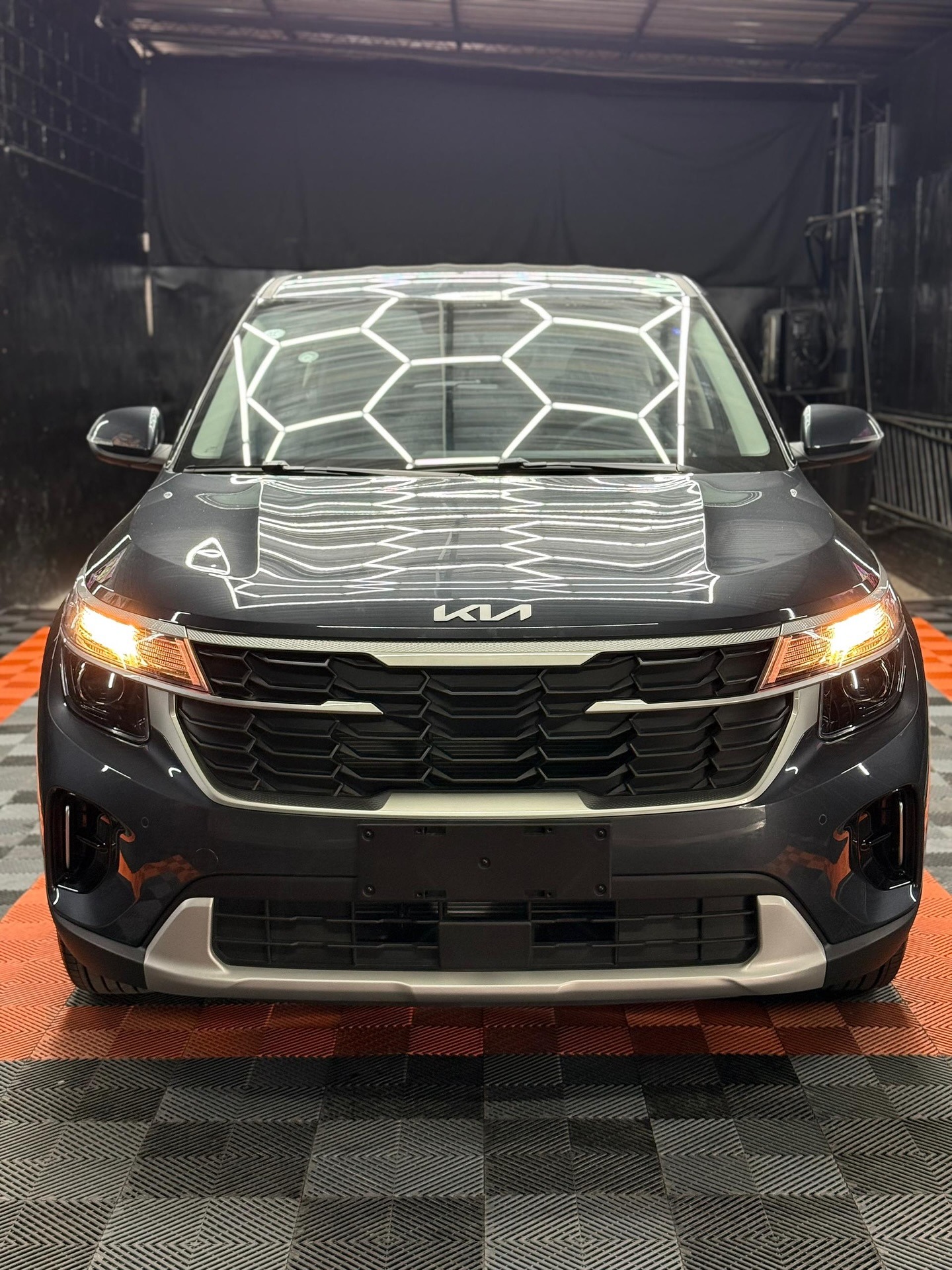 Kia Seltos 2025 Gris Valencia