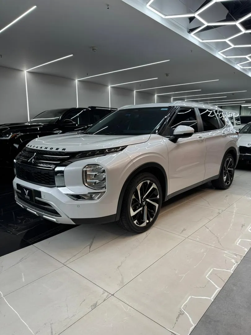 Mitsubishi Outlander 2025 Blanco Caracas
