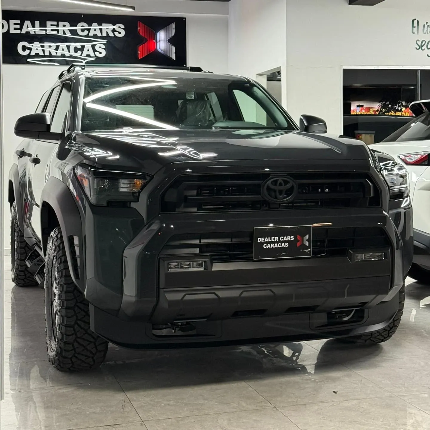 Toyota 4Runner SR5 2025 Gris Caracas