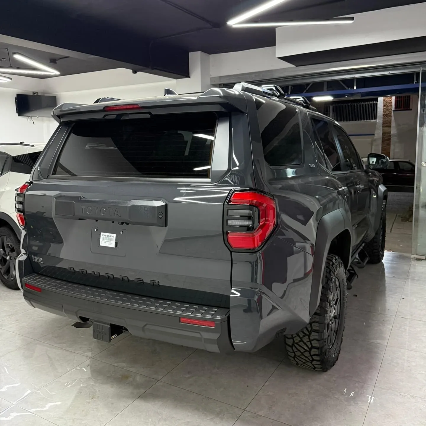 Toyota 4Runner SR5 2025 Gris Caracas