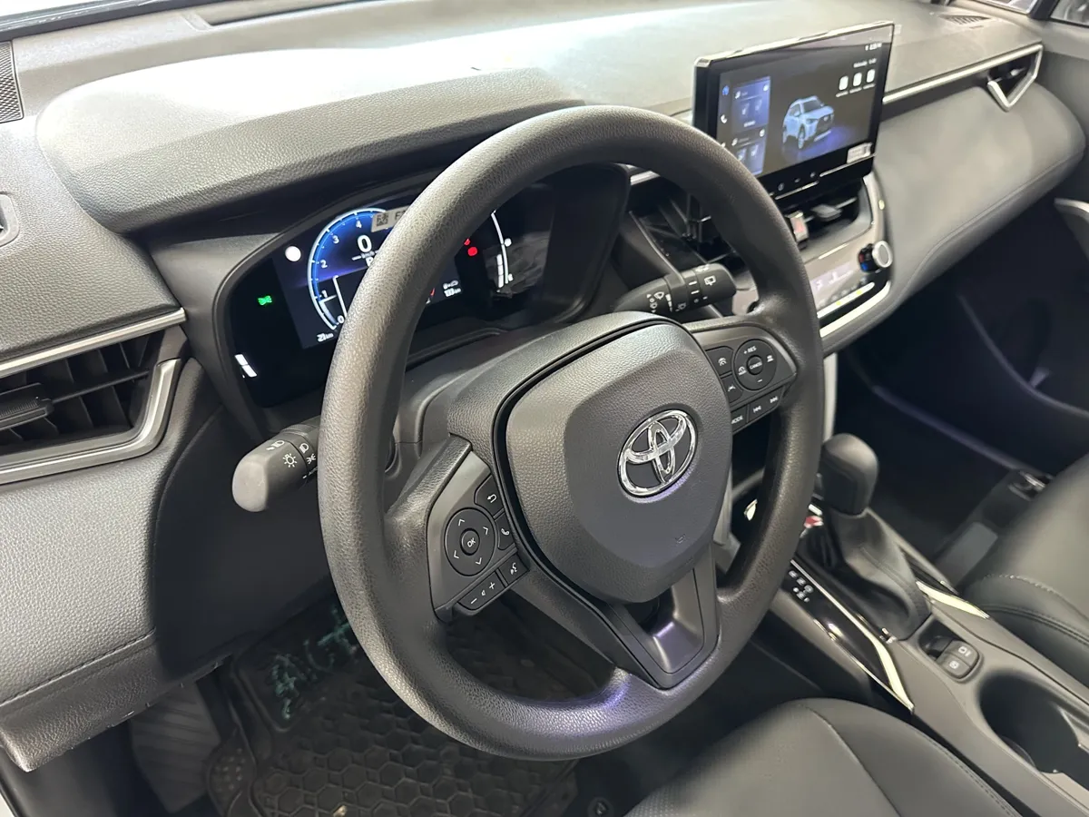 suv Toyota Corolla Cross 2024 blanco4