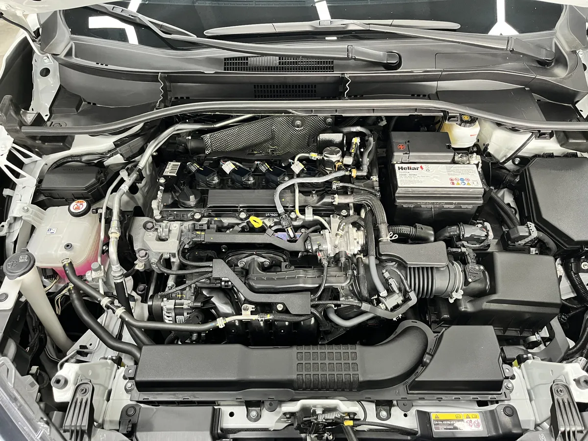 suv Toyota Corolla Cross 2024 color blanco12