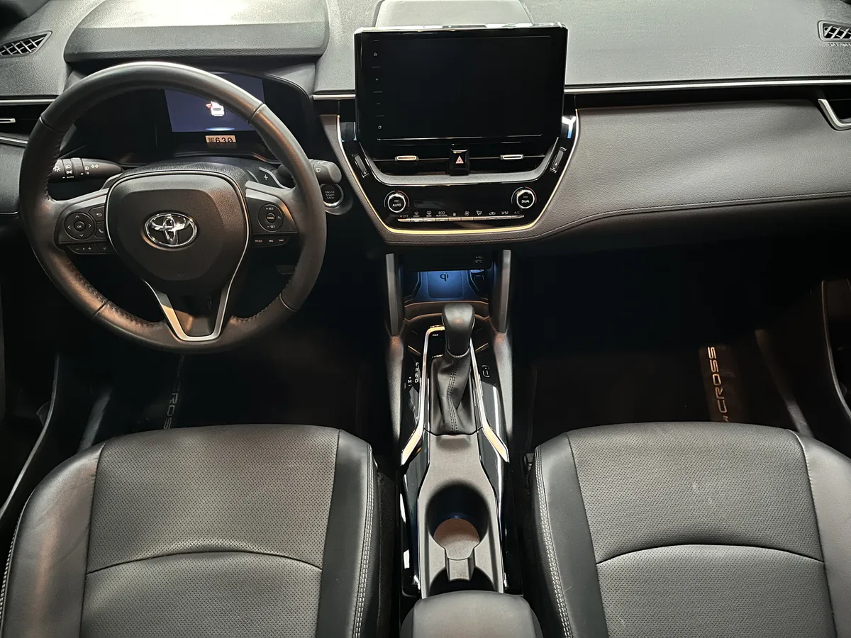 suv Toyota Corolla Cross 2024 color blanco3