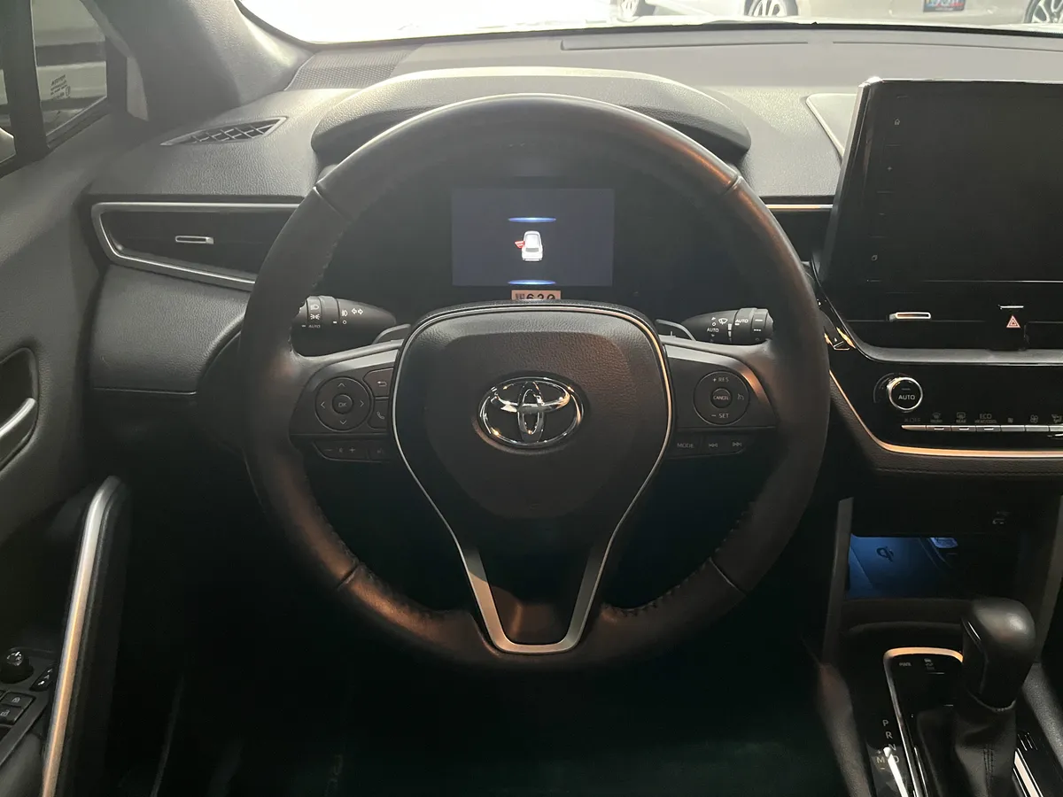 suv Toyota Corolla Cross 2024 color blanco5