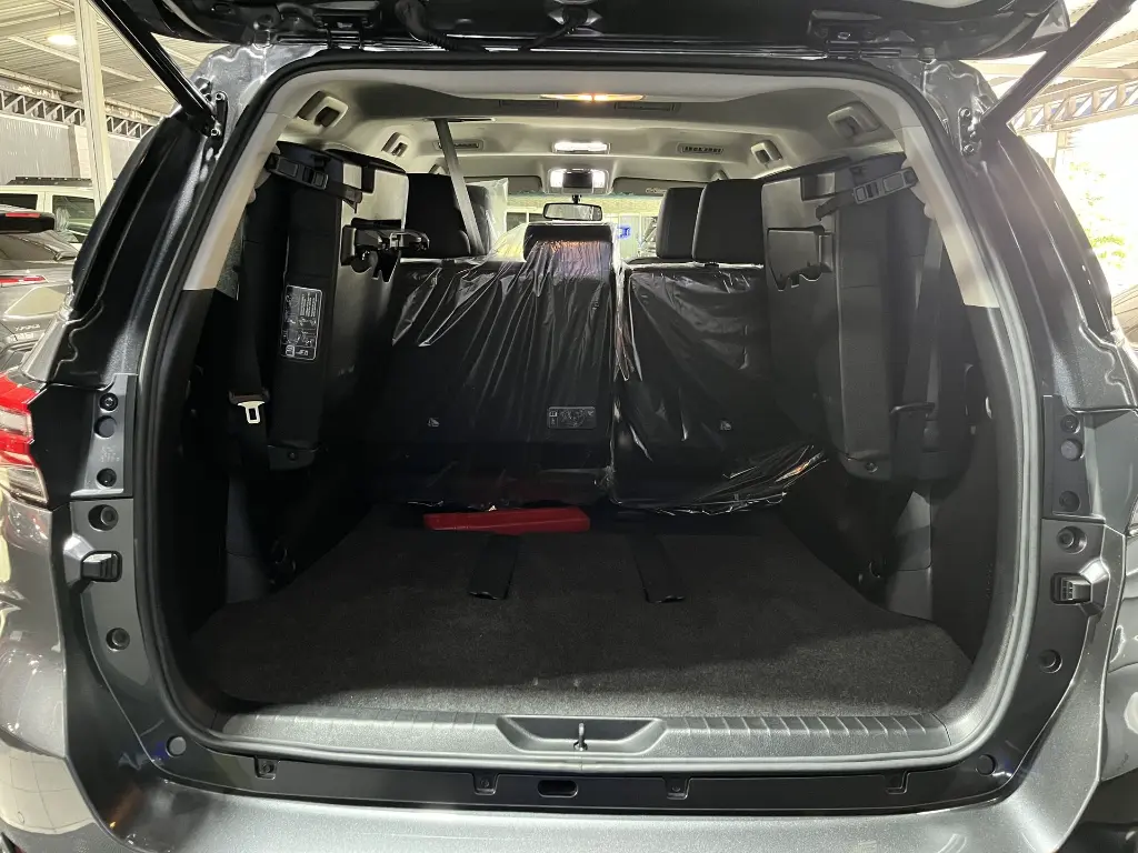 Toyota Fortuner SW4 SRX 2025 Gris Caracas