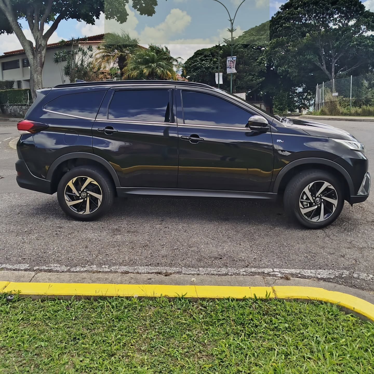 Toyota Rush 2023 Negro San Antonio de Los Altos